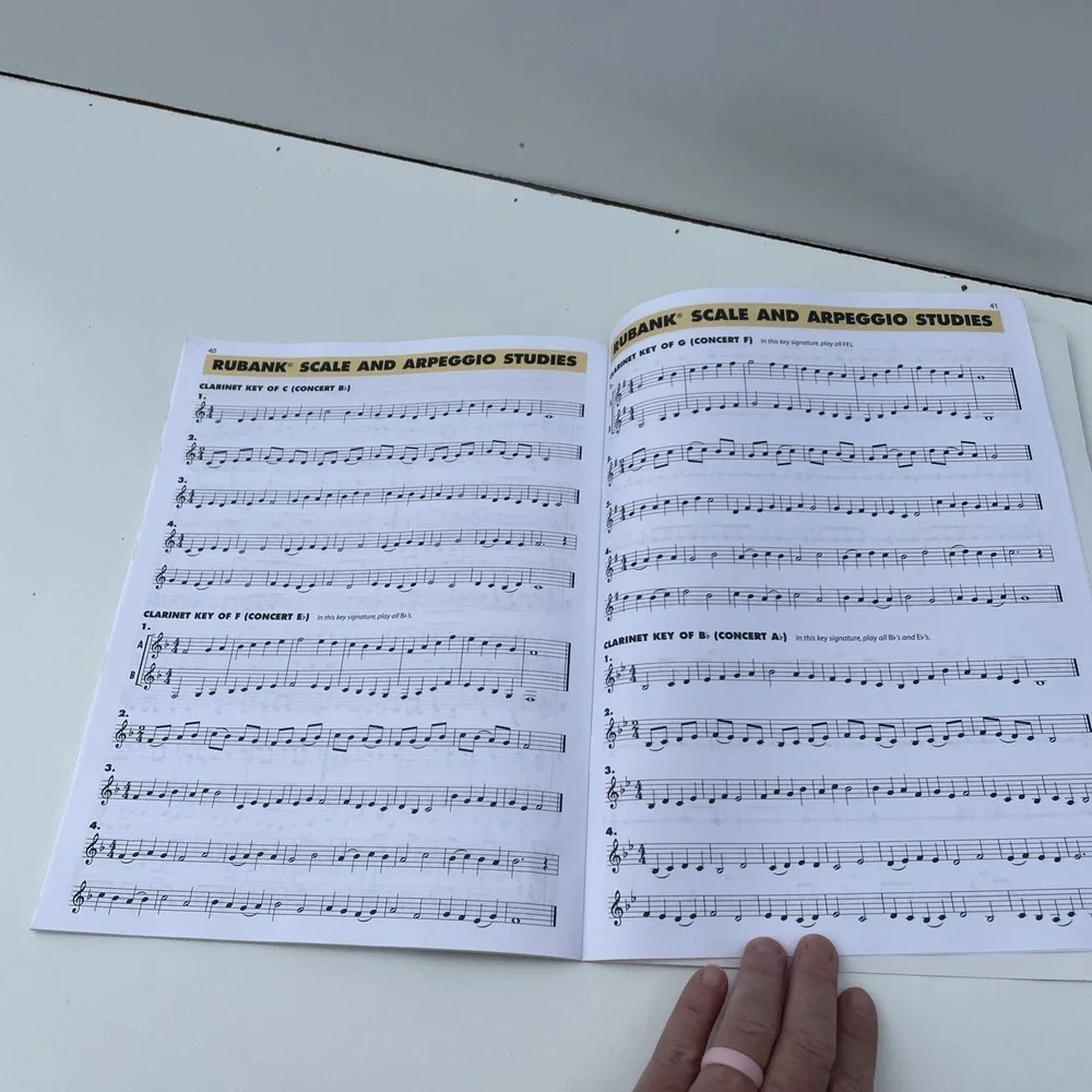 Essential Elements for‎ Band : Comprehensive Band Method : Clarinet Book 1,